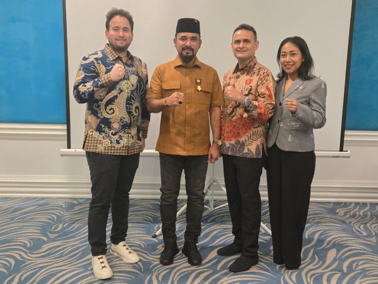 Bupati Al-Farlaky Jajaki Kerjasama dengan Naval Group untuk Bangun Pabrik Pinus Oktober 25, 2025