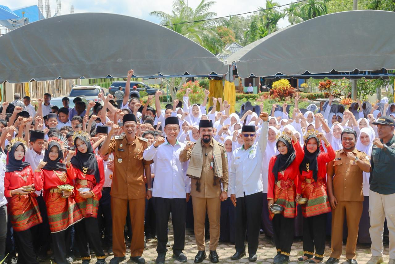 Bupati Al-Farlaky: Dapur MBG Harus Jamin Makanan Sehat dan Higinis. Oktober 27, 2025