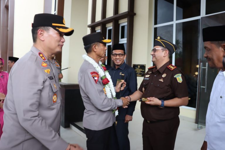 Kunker ke Pidie Jaya, Kapolda Aceh Minta Jajarannya Tingkatkan Sinergi dan Ciptakan Rasa Aman November 29, 2025