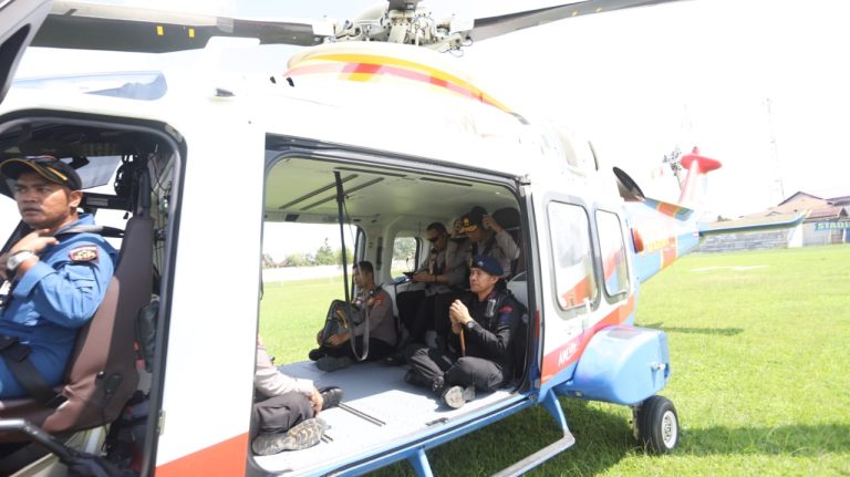 Kapolda Aceh Patroli Udara untuk Pastikan Jalur Darat Perbatasan Sumut–Aceh Aman untuk Distribusi Bantuan Kapolda Aceh Patroli Udara untuk Pastikan Jalur Darat Perbatasan Sumut–Aceh Aman untuk Distribusi Bantuan Desember 2, 2025