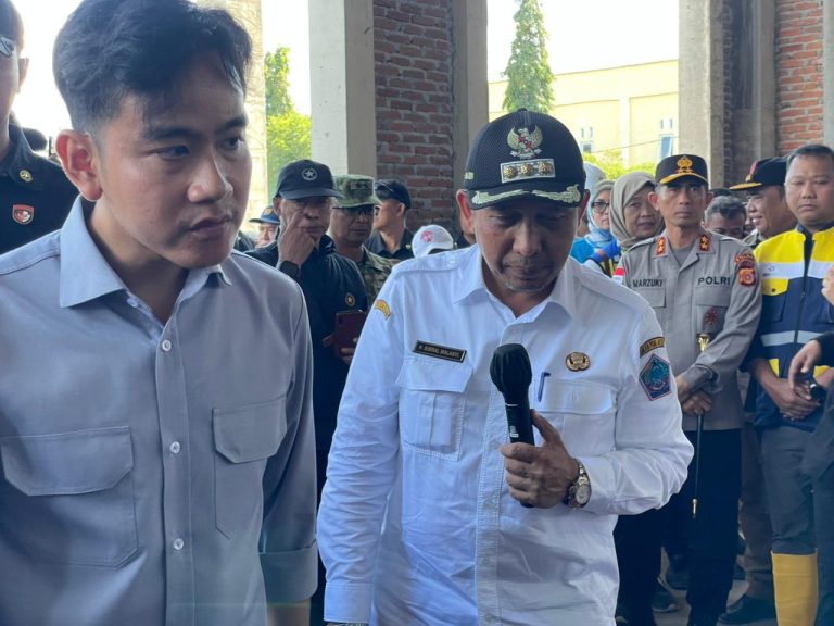 Kapolda Aceh Dampingi Wapres Gibran Tinjau Lokasi Banjir Bandang di Pidie Jaya Desember 17, 2025