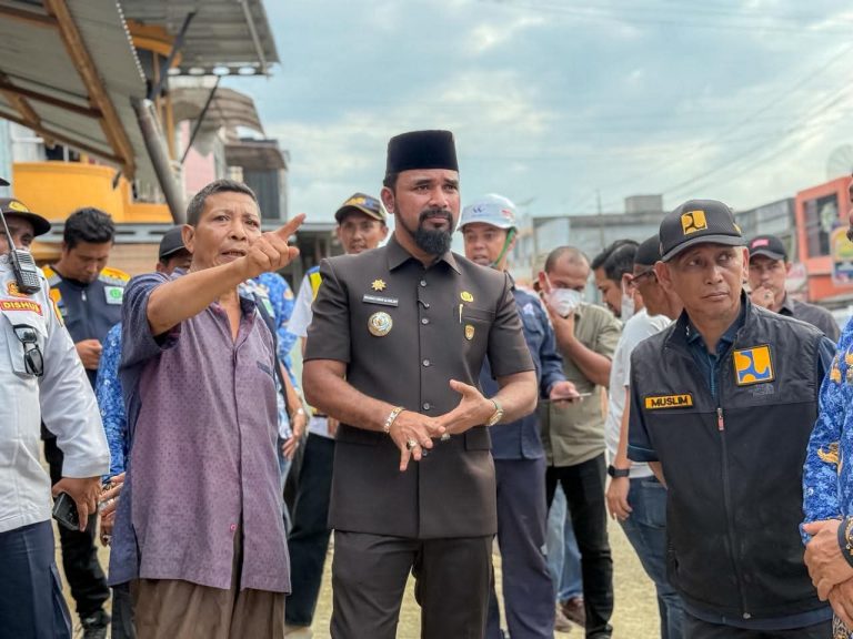 Bupati Al-Farlaky Tunai Janji, Resmikan Jembatan Peureulak dan Aspal Jalan Dua Jalur Januari 29, 2026