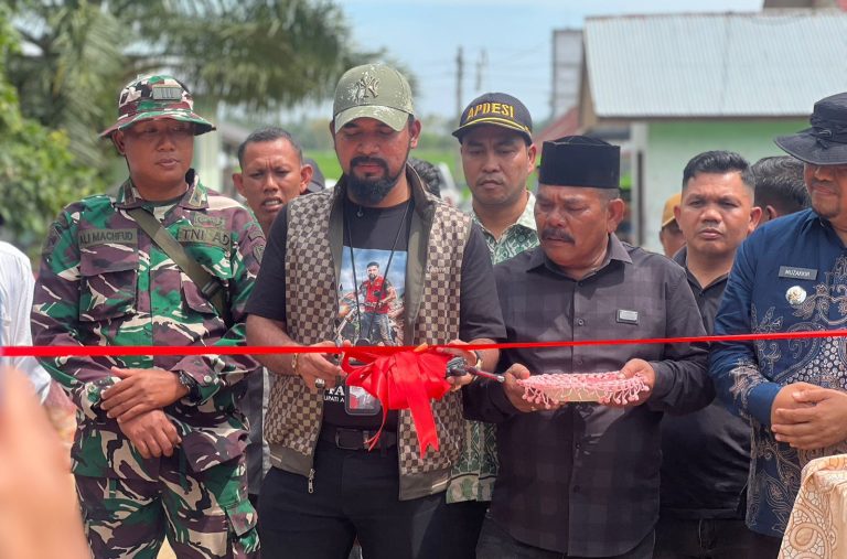 Bupati Al-Farlaky Resmikan Jembatan Bailey di Nurussalam Aceh Timur  Januari 15, 2026