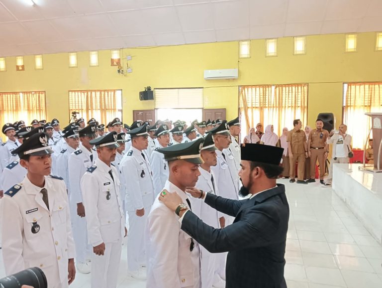 Usai Dilantik, 106 Keuchik Dapat HT dari Al-Farlaky untuk Perkuat Koordinasi Usai Dilantik, 106 Keuchik Dapat HT dari Al-Farlaky untuk Perkuat Koordinasi Februari 23, 2026