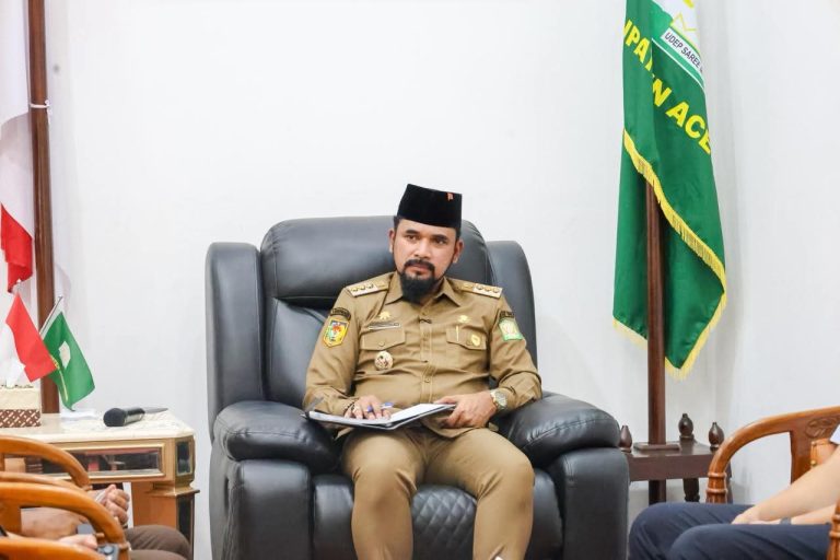 Bupati Al-Farlaky Instruksikan Pencairan THR, Pemkab Aceh Timur Kucurkan Anggaran 44 Miliar Maret 11, 2026