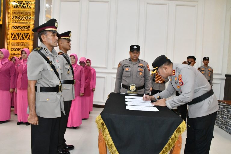 Kapolres Aceh Timur Pimpin Sertijab Kasat Lantas, Kapolsek hingga Kasi Humas Maret 10, 2026