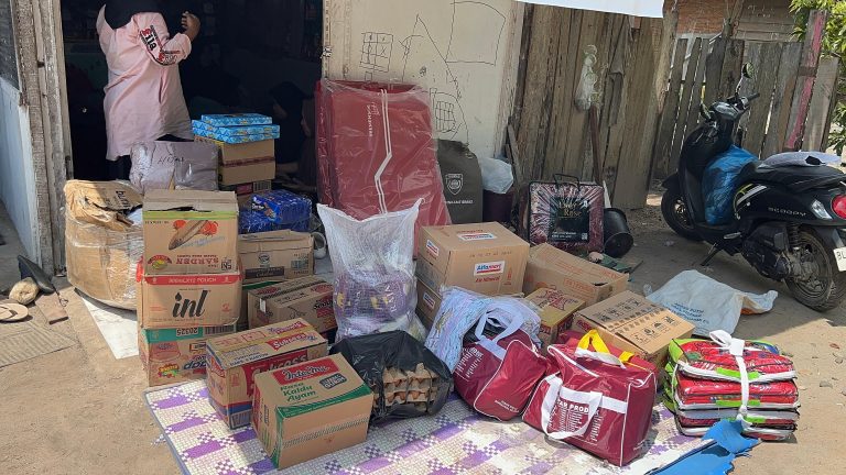 Bupati Al-Farlaky Salurkan Bantuan Masa Panik untuk Korban Kebakaran di Birem Bayeun Maret 27, 2026