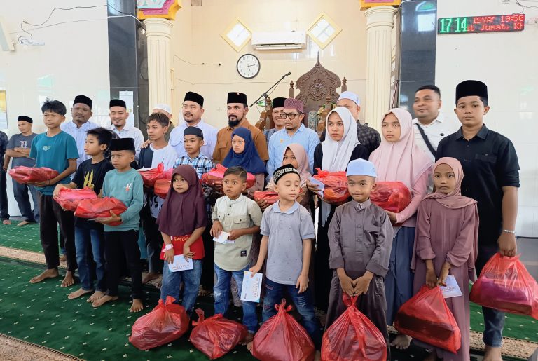 Gandeng BSI, Bupati Al-Farlaky Santuni 476 Anak Yatim di Ranto Peureulak Maret 18, 2026