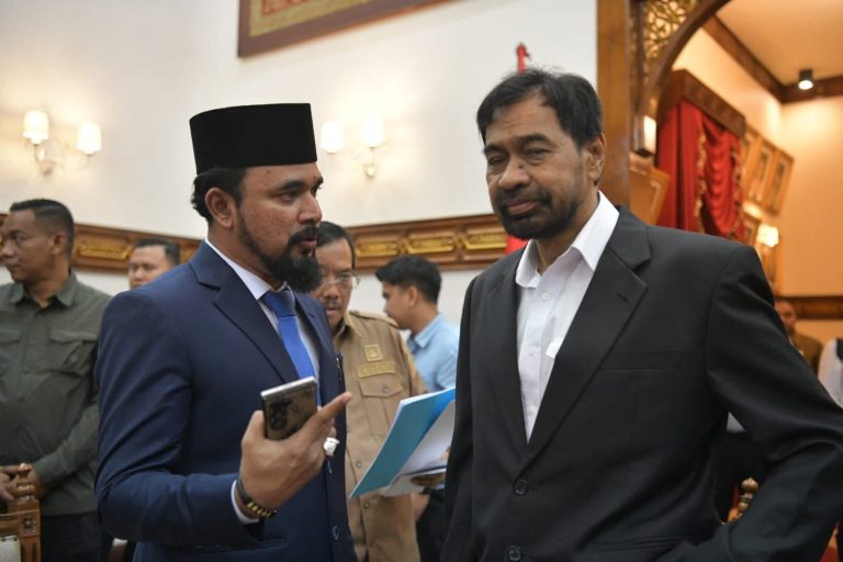 Bupati Al-Farlaky Hadiri RUPS Bank Aceh Syariah Tahun Buku 2025 Bupati Al-Farlaky Hadiri RUPS Bank Aceh Syariah Tahun Buku 2025 April 13, 2026