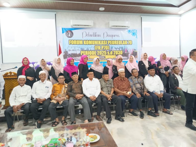 Mantan Sekda Aceh Timur T Syahril Kukuhkan Forum Komunikasi Peureulak 70 Mei 9, 2026