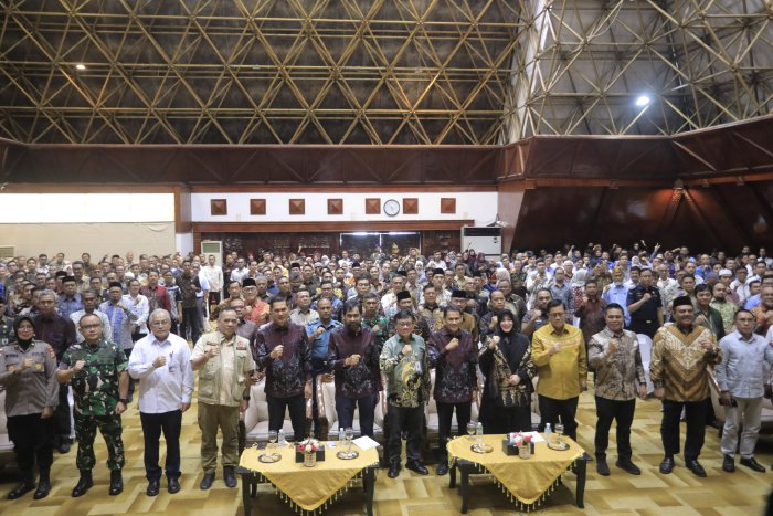 Buka Musrenbang Aceh 2027, Mualem Sebut Pemulihan Pascabencana Butuh Dukungan Besar Pemerintah Pusat Buka Musrenbang Aceh 2027, Mualem Sebut Pemulihan Pascabencana Butuh Dukungan Besar Pemerintah Pusat April 23, 2026