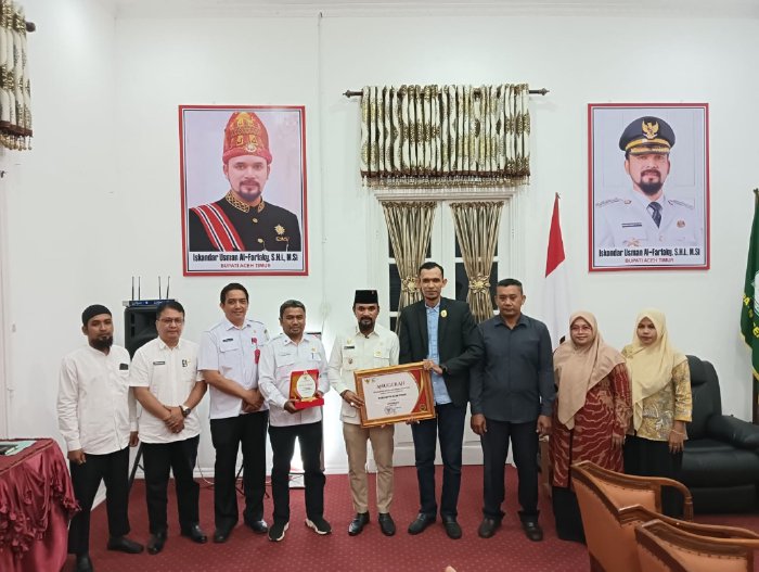 Bupati Al-Farlaky Terima Penghargaan Dari KIA Bupati Al-Farlaky Terima Penghargaan Dari KIA Juni 10, 2026