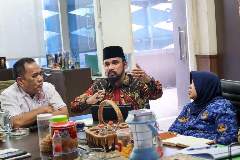 Temui BNPB, Bupati Al-Farlaky Minta Percepatan Pencairan Dana Stimulan Tahap II bagi Korban Banjir. Foto: